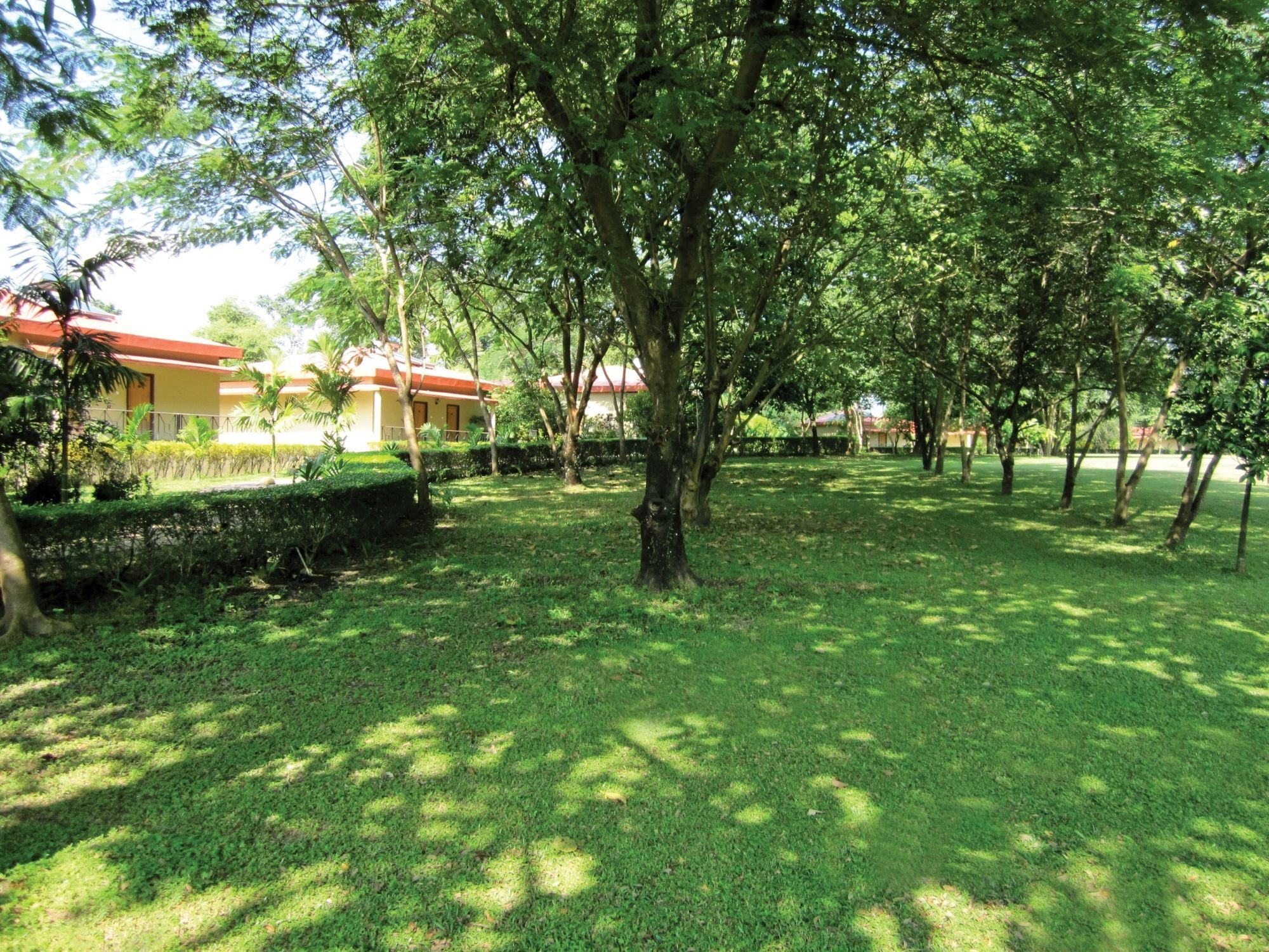 Hotel Sinclairs Retreat Dooars, Chālsa Zewnętrze zdjęcie